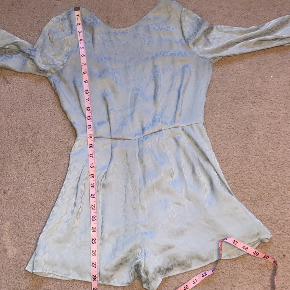 Topshop Satin Animal Playsuit/Romper w/long sleeves and scooped neckline Size 4 - Picture 12 of 13